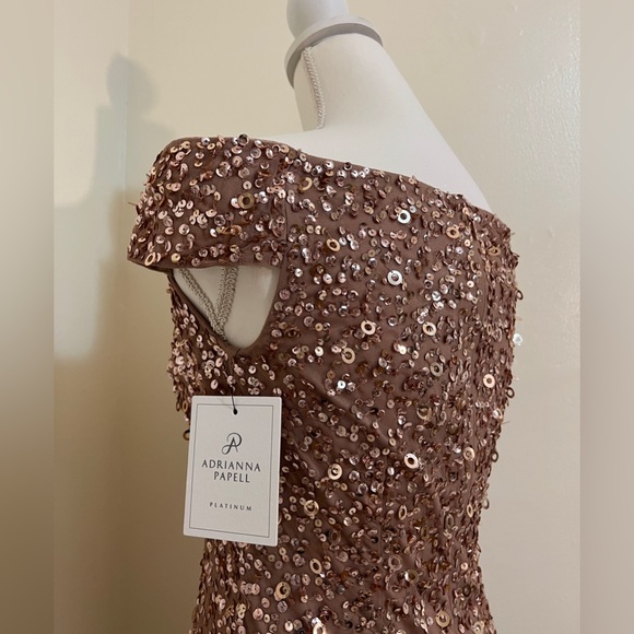 BRAND NEW ADRIANNA PAPELL SEQUIN GOWN - Picture 5 of 6